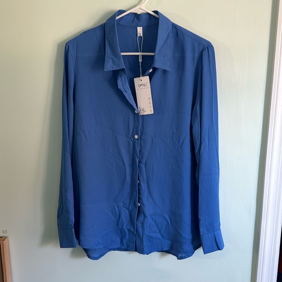 New never worn blue button down shirt - Picture 2 of 5